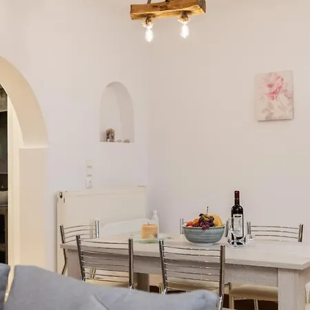 Stamatina House *